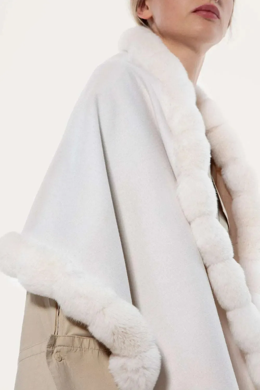 Cashmere stole with chinchilla trim