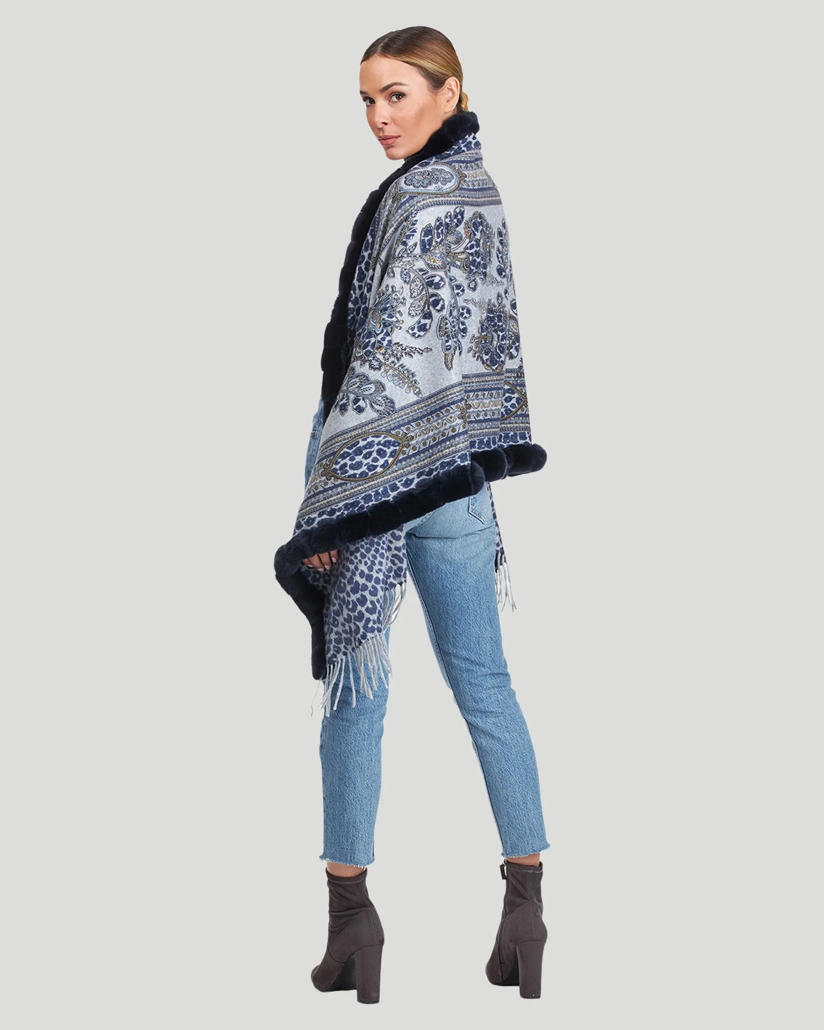 Double Face Cashmere Stole with Rex Rabbit Top and Bottom