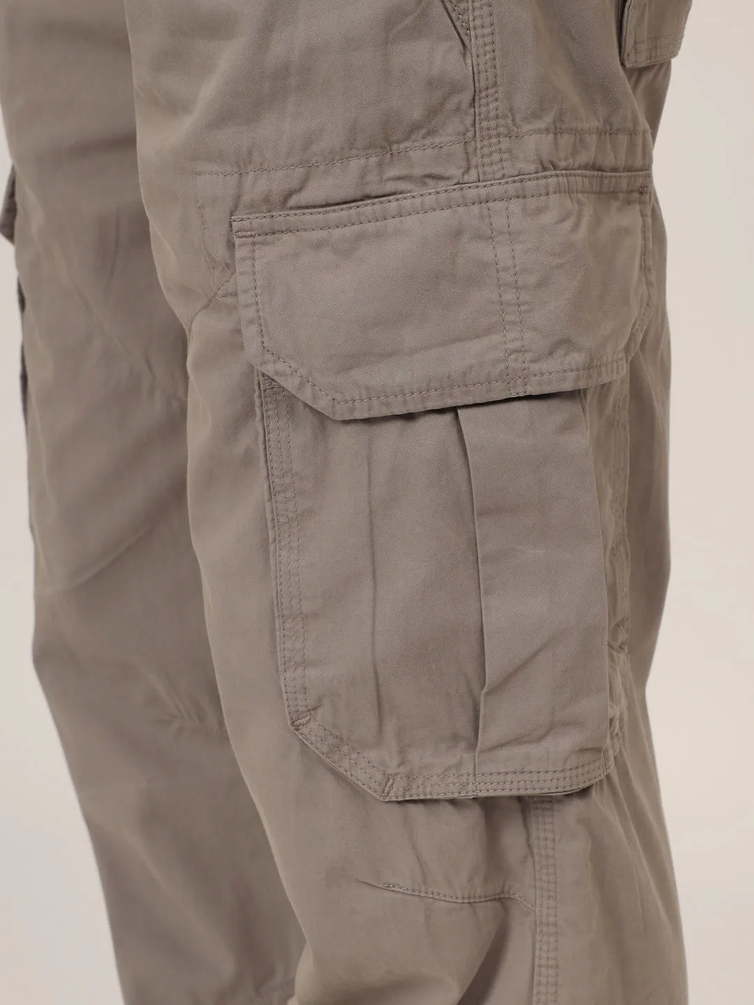 Light grey adjustable loose cargo
