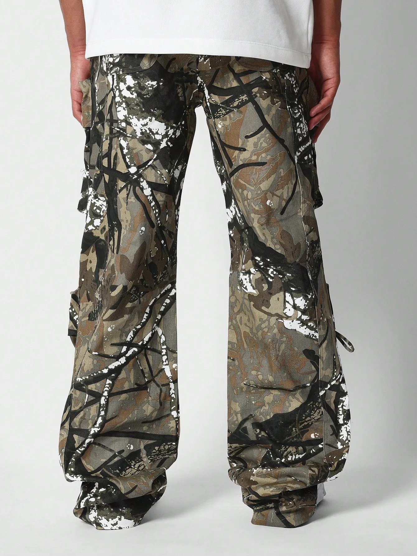 Loose Fit Camo Twill Cargo Pant