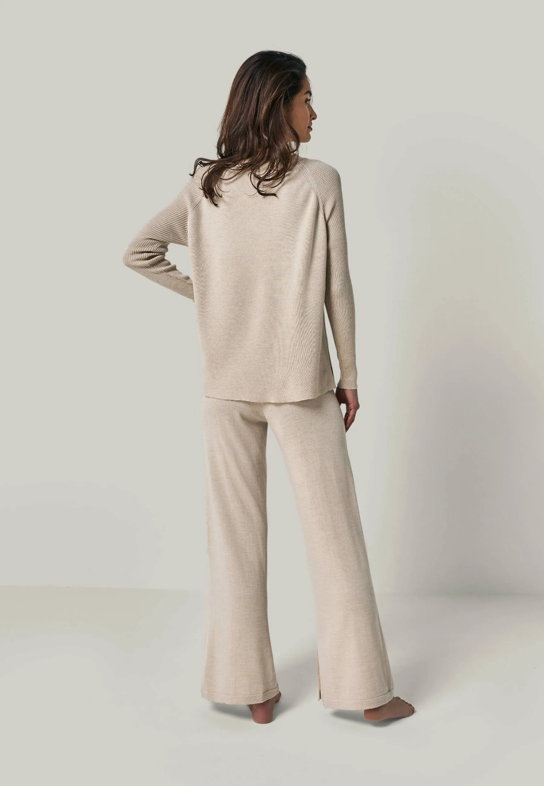 PULLOVER DORINA - Merino Pullover mit V-Ausschnitt