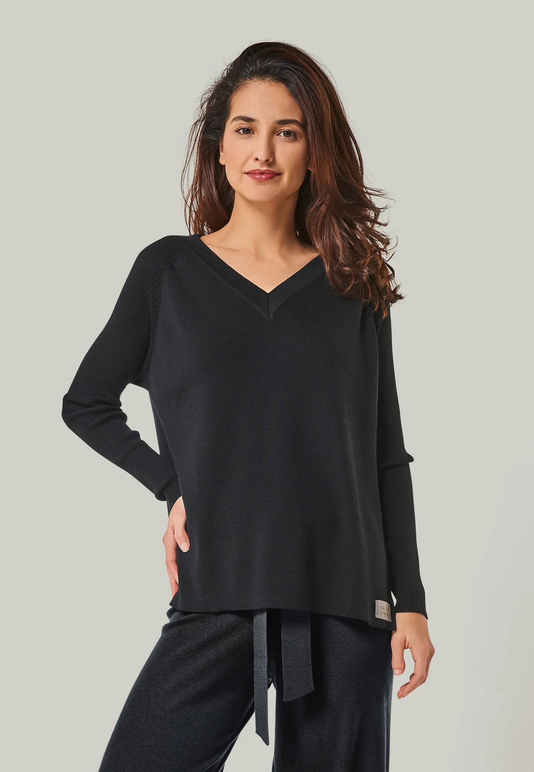 PULLOVER DORINA - Merino Pullover mit V-Ausschnitt