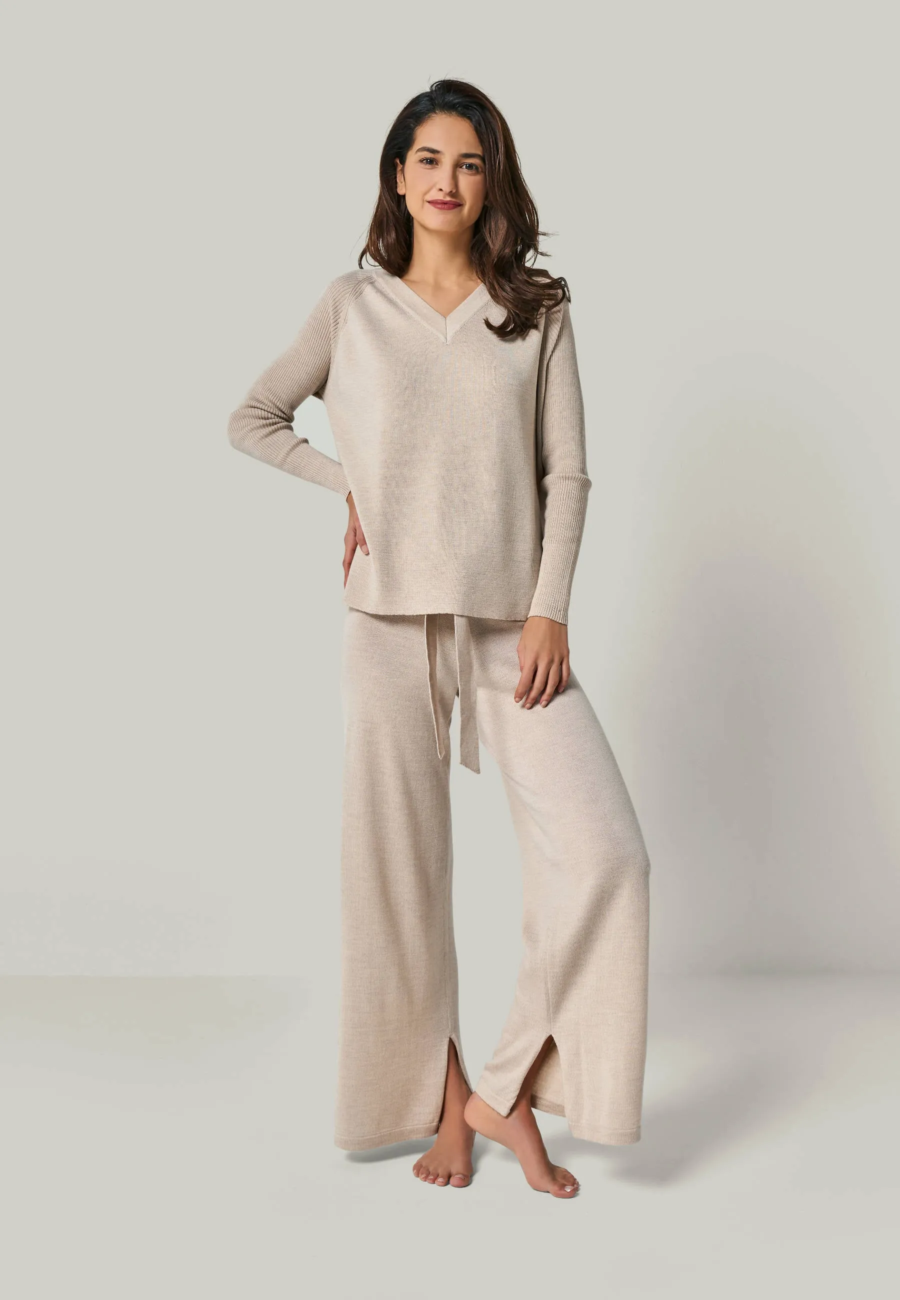 PULLOVER DORINA - Merino Pullover mit V-Ausschnitt