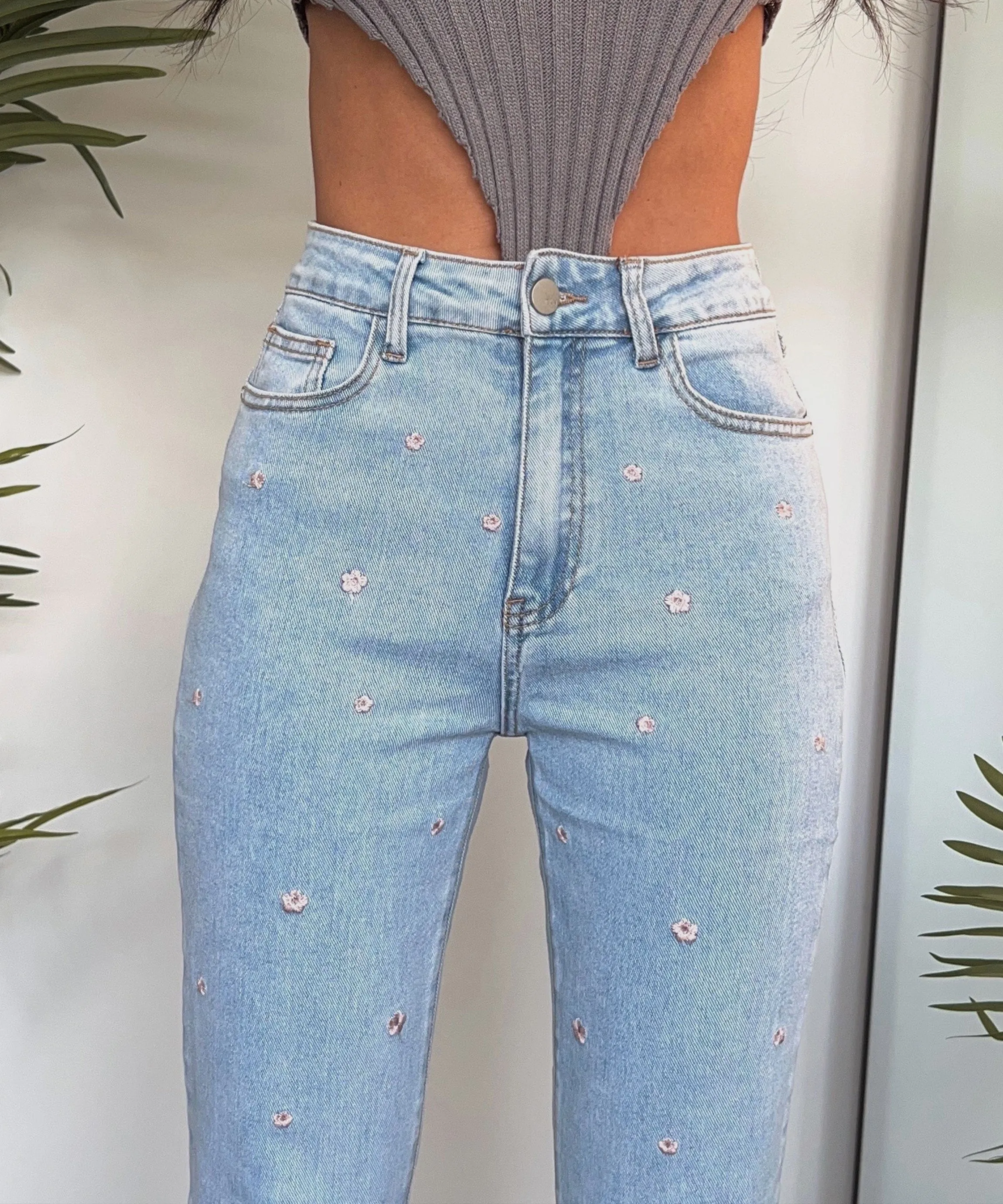 Stretch Mum Jeans Flower Hellblau