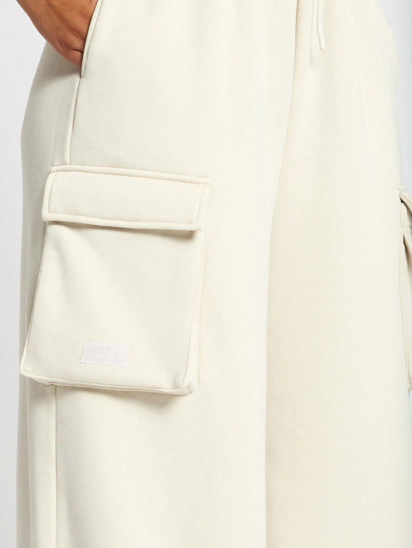 SUMWON WOMEN Wide Leg Cargo Jogger